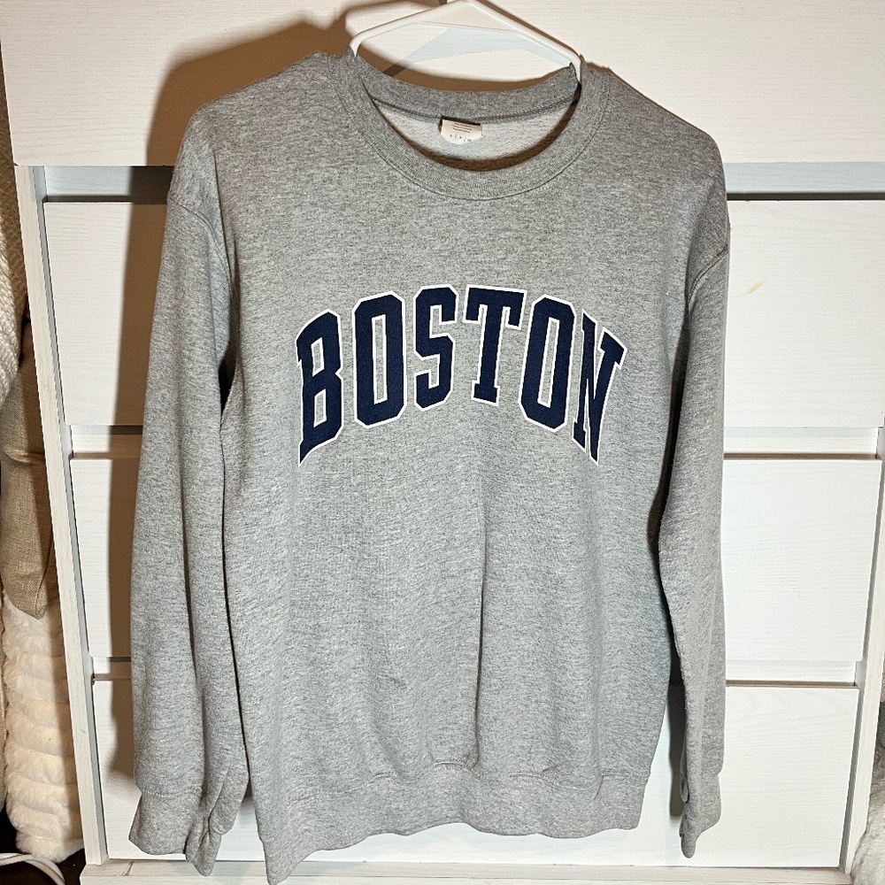 Brandy Melville - Grey Boston Sweatshirt